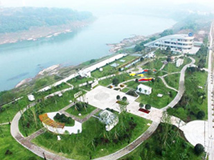 廣安市鄰水縣污水處理站，廣安市政協(xié)人資環(huán)委帶領(lǐng)鄰水縣政協(xié)與縣住建局相關(guān)負(fù)責(zé)人，到鄰水縣各鄉(xiāng)鎮(zhèn)專(zhuān)項(xiàng)督導(dǎo)污水處理廠(chǎng)（站）建設(shè)與運(yùn)行情況